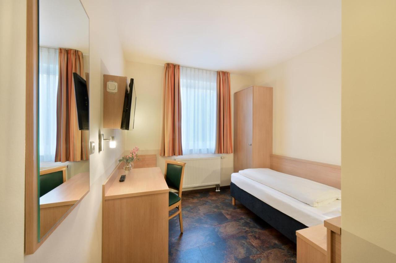 Meinhotel Hamburg Exterior foto