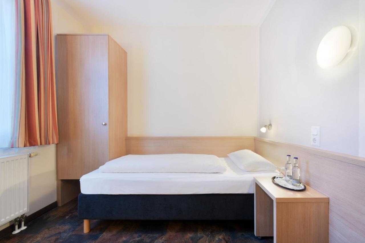 Meinhotel Hamburg Exterior foto